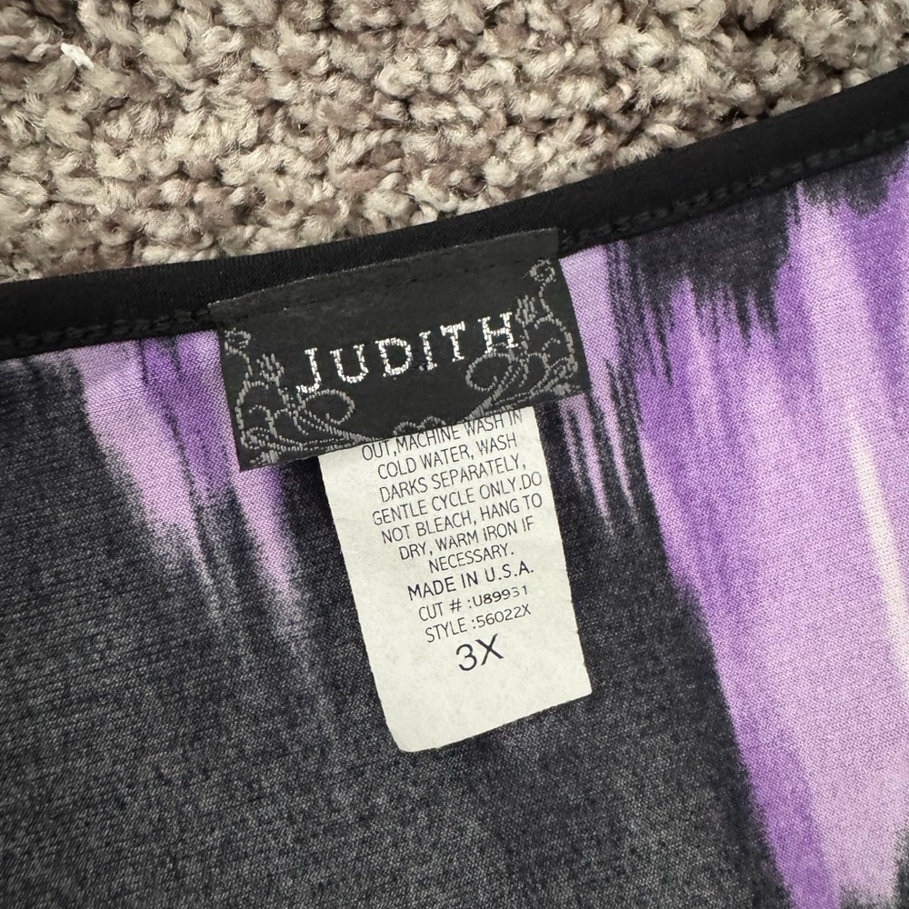 JODIFL Purple and Black Graphic Ruffled Cap Sleeve Blouse - Picture 2 of 3
